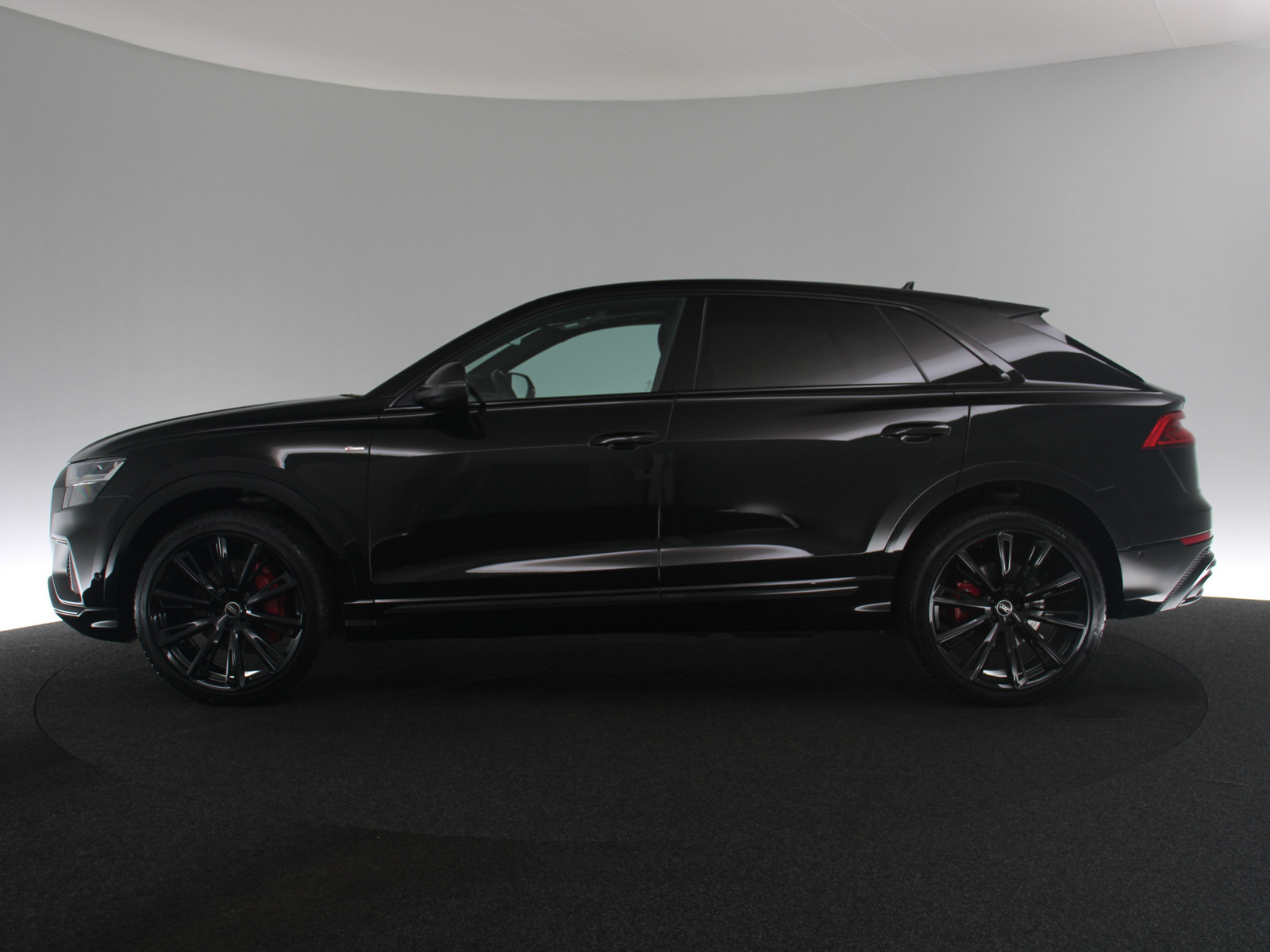 AUDI Q8 50 TDI quattro competition plus AUDI Q8 50 TDI quattro competition plus
