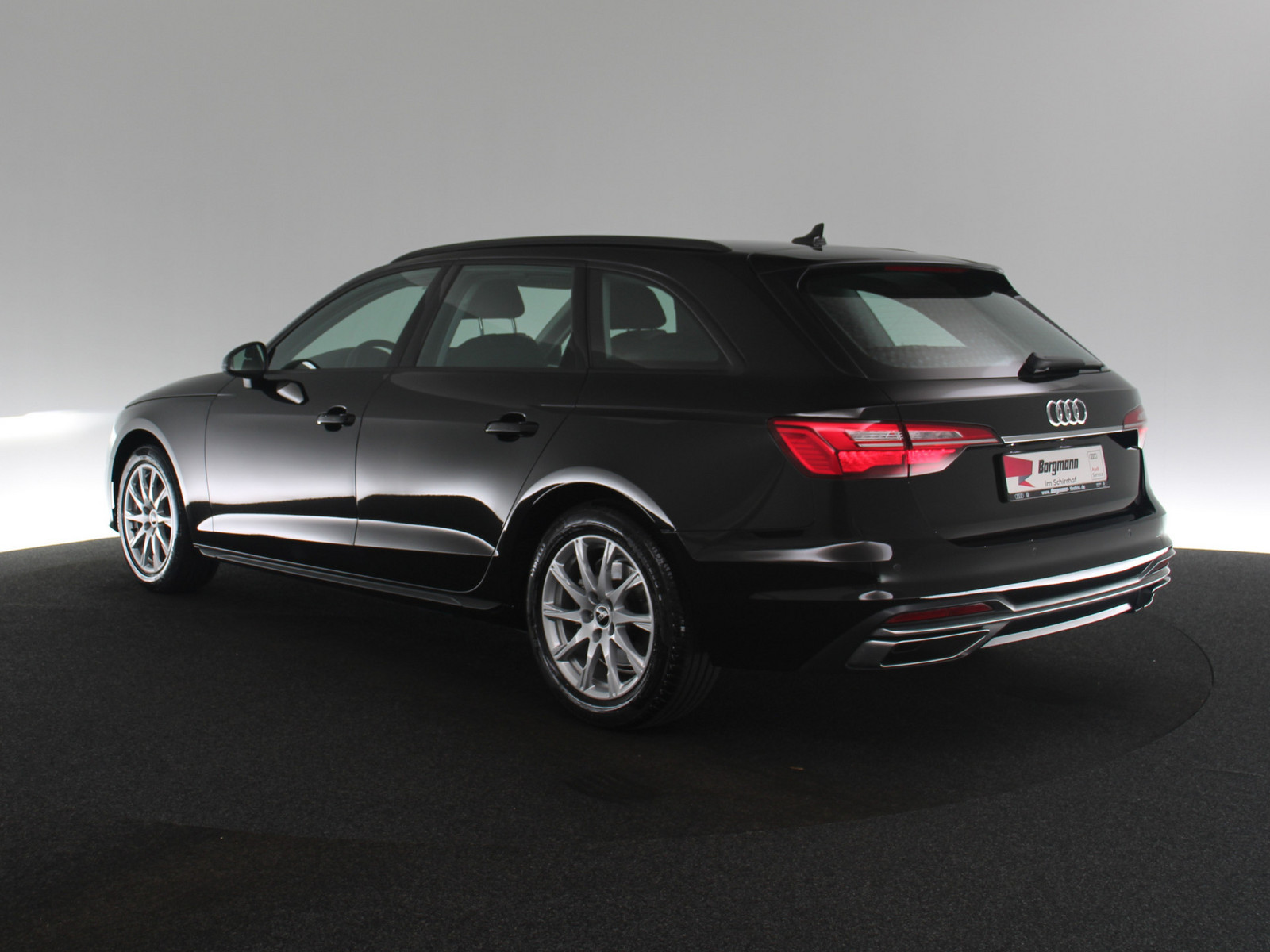 AUDI A4 Avant 35 TFSI advanced AUDI A4 Avant 35 TFSI advanced