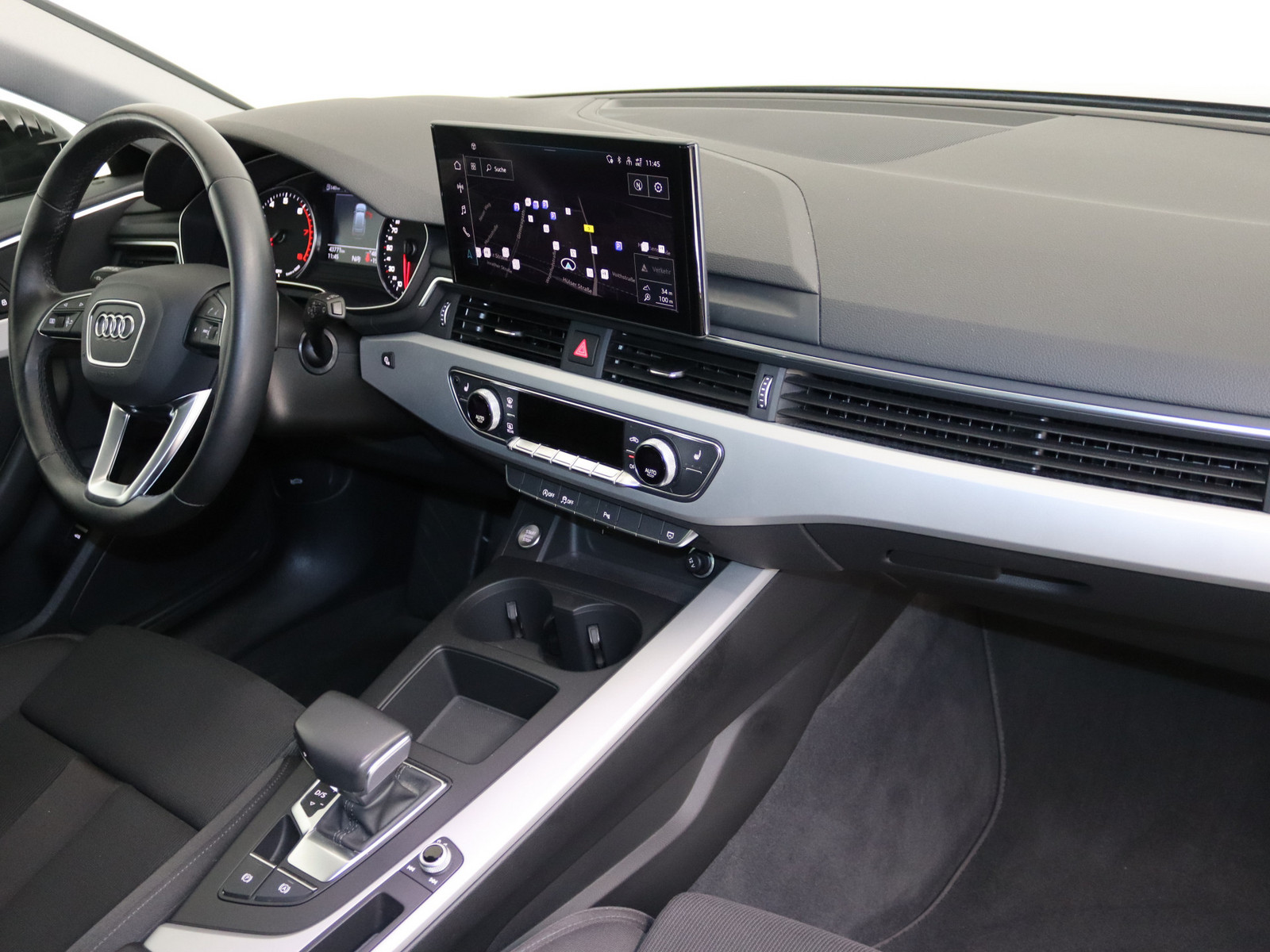 AUDI A4 Avant 35 TFSI advanced AUDI A4 Avant 35 TFSI advanced