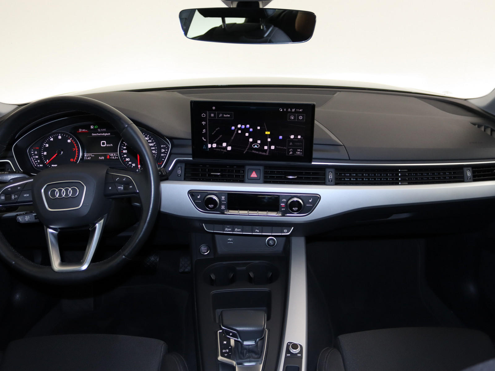 AUDI A4 Avant 35 TFSI advanced AUDI A4 Avant 35 TFSI advanced