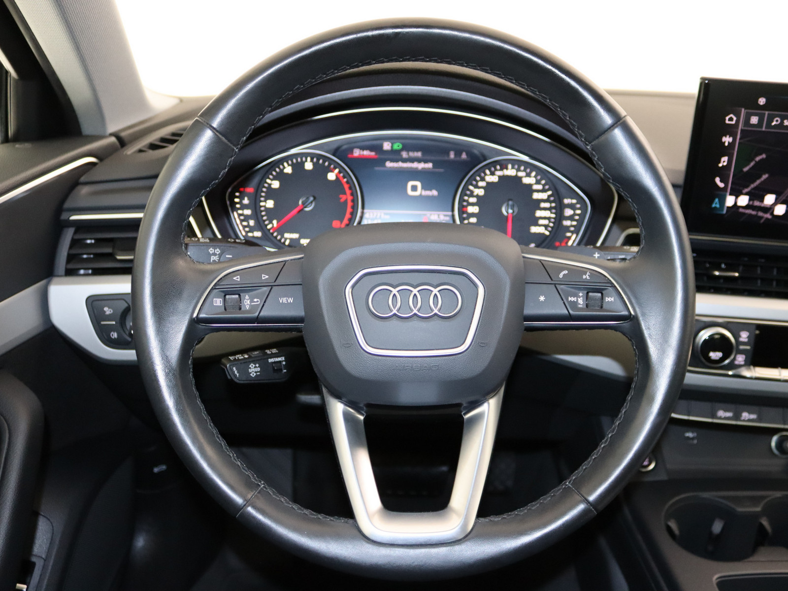 AUDI A4 Avant 35 TFSI advanced AUDI A4 Avant 35 TFSI advanced