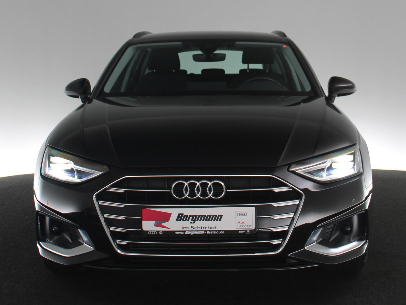 AUDI A4 Avant 35 TFSI advanced AUDI A4 Avant 35 TFSI advanced