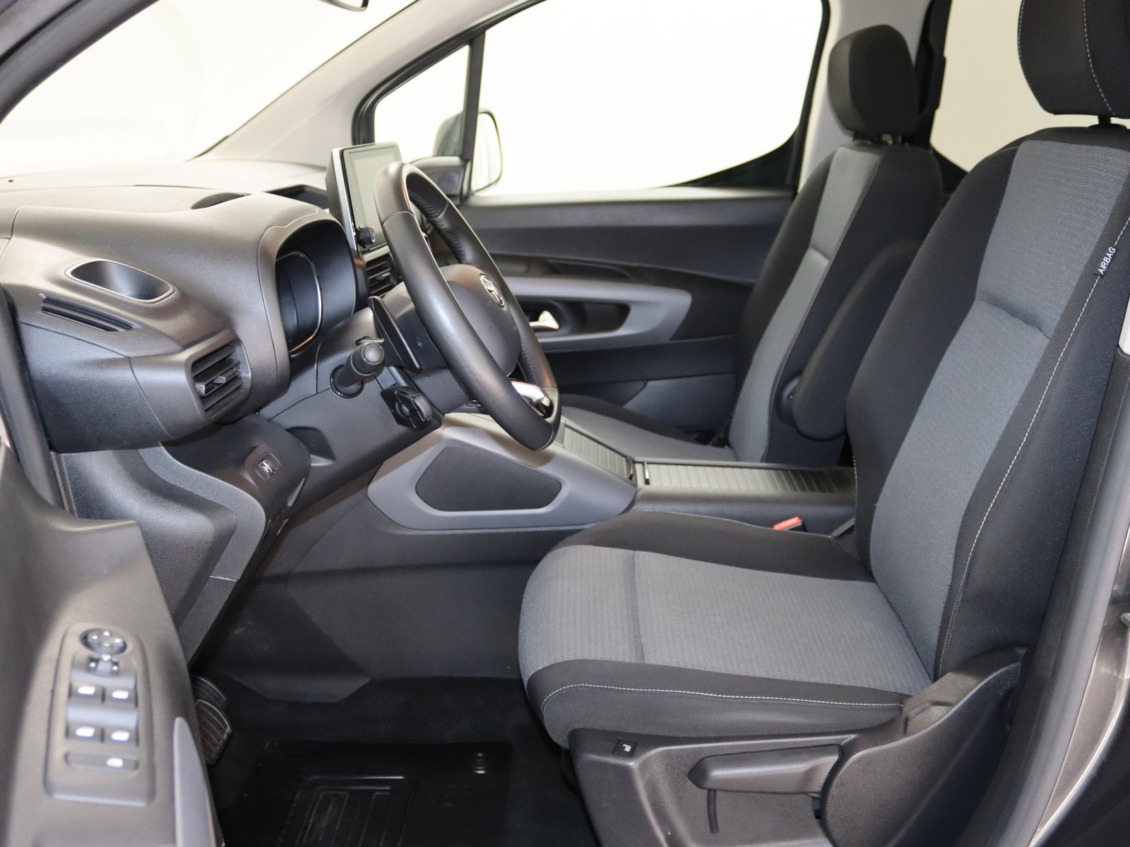 TOYOTA Proace City Verso 1.2 L1 Team Deutschland TOYOTA Proace City Verso 1.2 L1 Team Deutschland