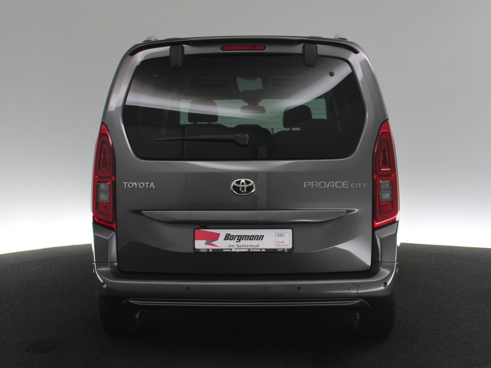 TOYOTA Proace City Verso 1.2 L1 Team Deutschland TOYOTA Proace City Verso 1.2 L1 Team Deutschland