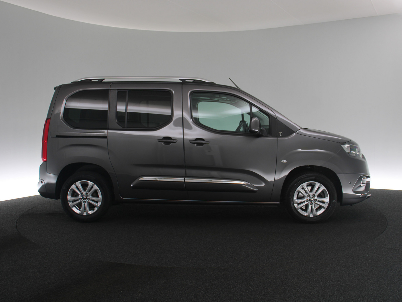 TOYOTA Proace City Verso 1.2 L1 Team Deutschland TOYOTA Proace City Verso 1.2 L1 Team Deutschland
