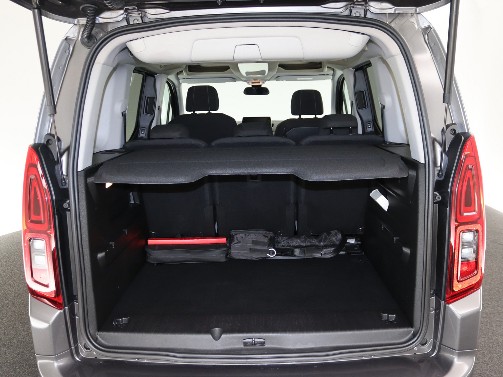 TOYOTA Proace City Verso 1.2 L1 Team Deutschland TOYOTA Proace City Verso 1.2 L1 Team Deutschland