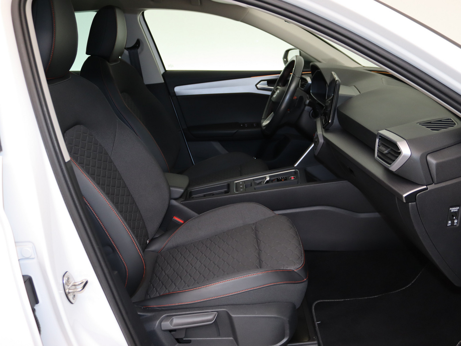 SEAT Leon 1.5 eTSI FR SEAT Leon 1.5 eTSI FR