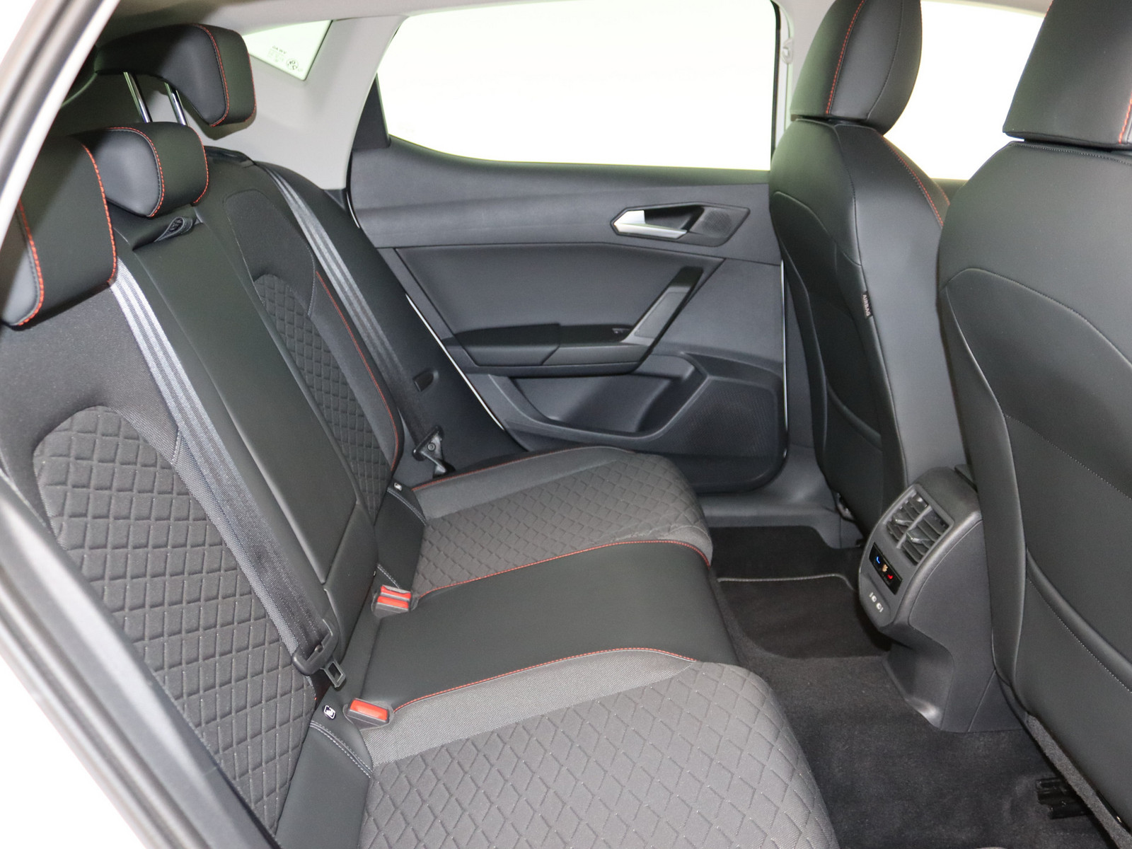 SEAT Leon 1.5 eTSI FR SEAT Leon 1.5 eTSI FR
