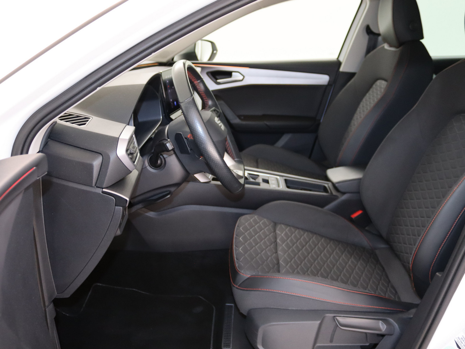 SEAT Leon 1.5 eTSI FR SEAT Leon 1.5 eTSI FR
