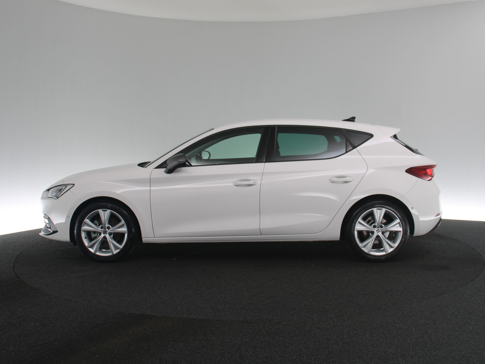 SEAT Leon 1.5 eTSI FR SEAT Leon 1.5 eTSI FR