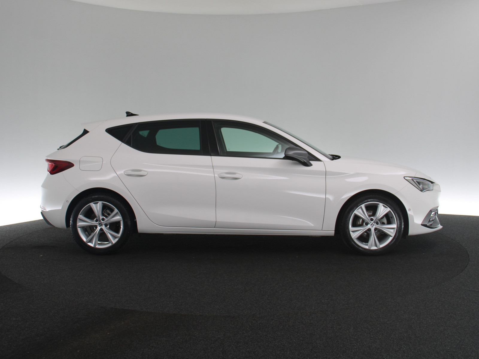 SEAT Leon 1.5 eTSI FR SEAT Leon 1.5 eTSI FR