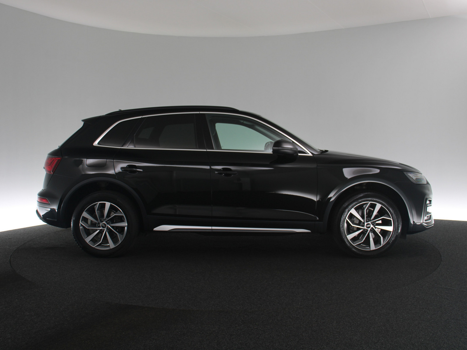 AUDI Q5 40 TFSI quattro advanced AUDI Q5 40 TFSI quattro advanced