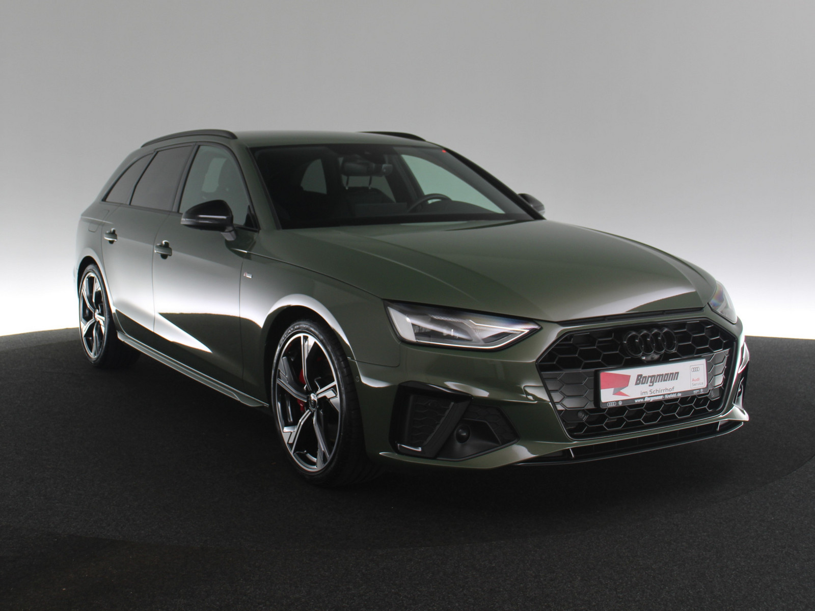 AUDI A4 Avant 40 TDI S line AUDI A4 Avant 40 TDI S line