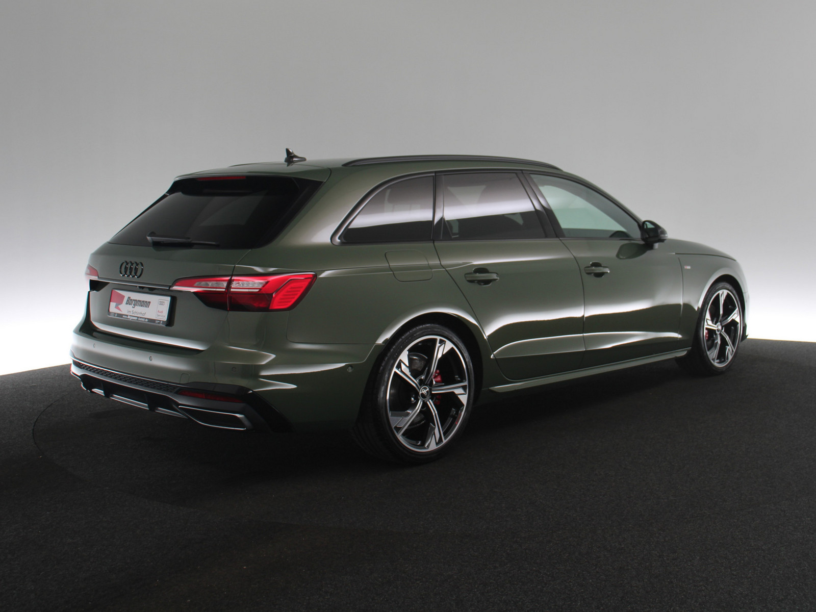 AUDI A4 Avant 40 TDI S line AUDI A4 Avant 40 TDI S line