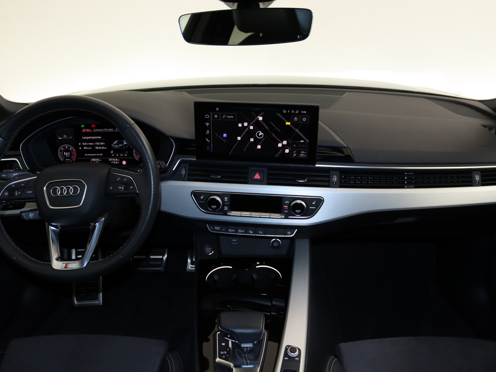 AUDI A4 Avant 40 TDI S line AUDI A4 Avant 40 TDI S line