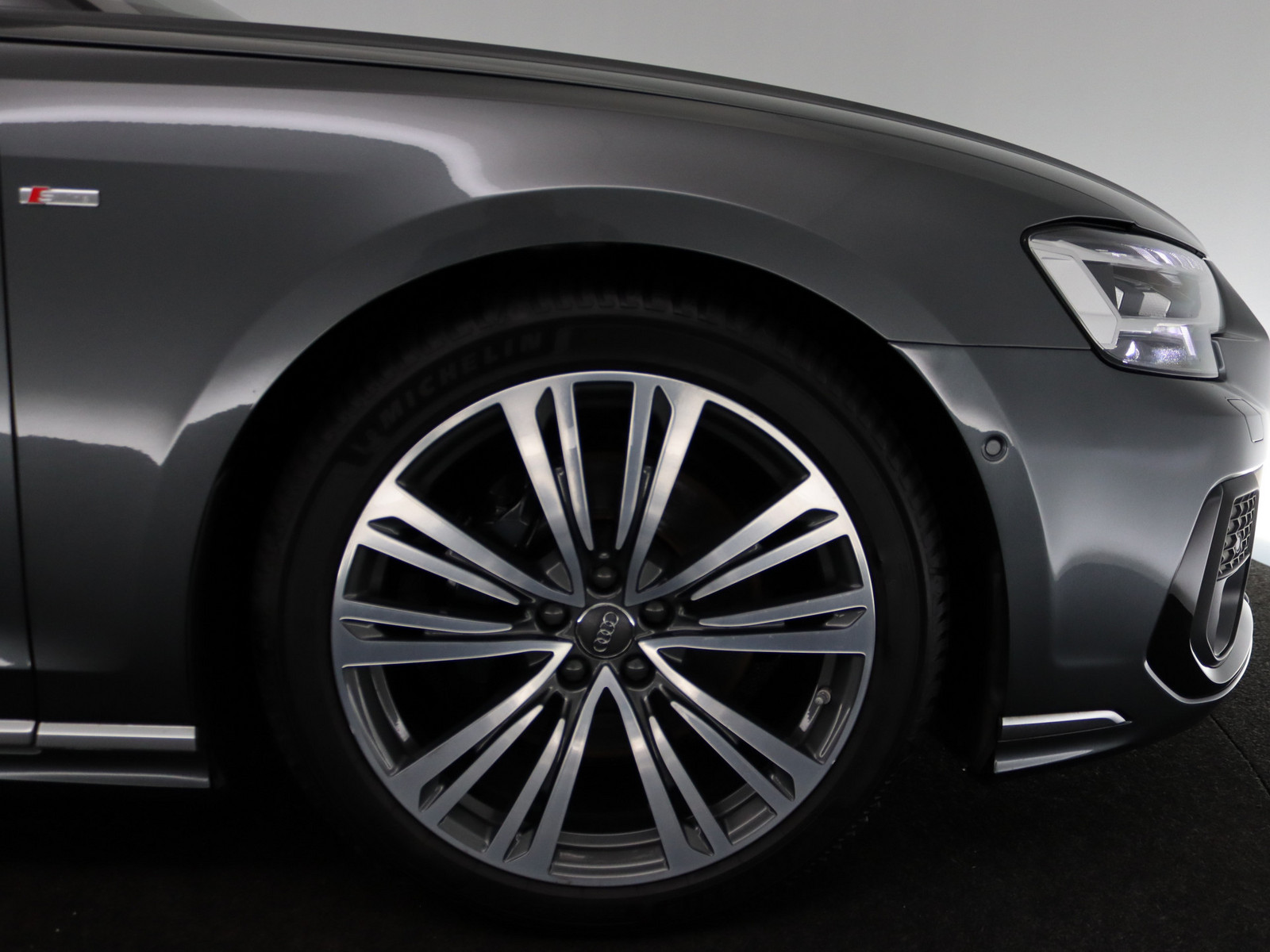 AUDI A8 50 TDI 2 x S-line AUDI A8 50 TDI 2 x S-line