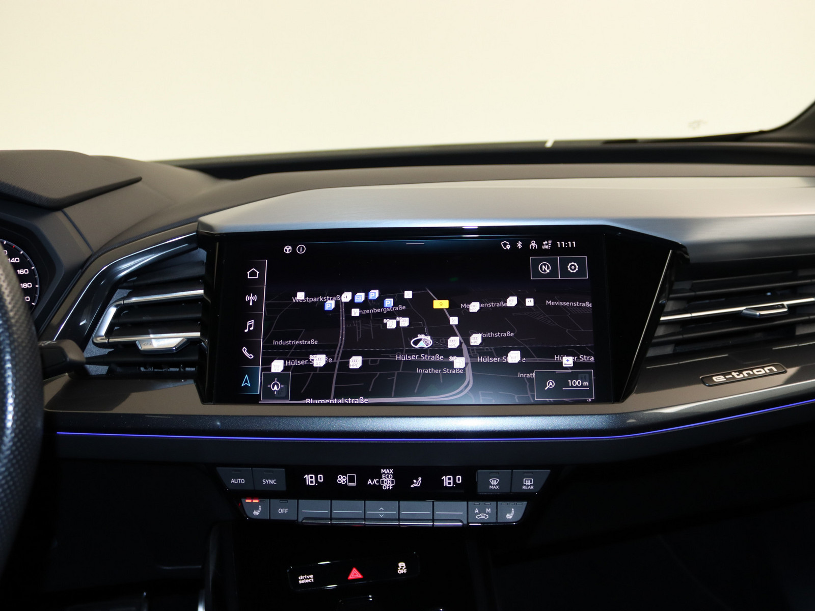 AUDI Q4 45 quattro SONOS MATRIX-LED PANO HUD e-tron AUDI Q4 45 quattro SONOS MATRIX-LED PANO HUD e-tron