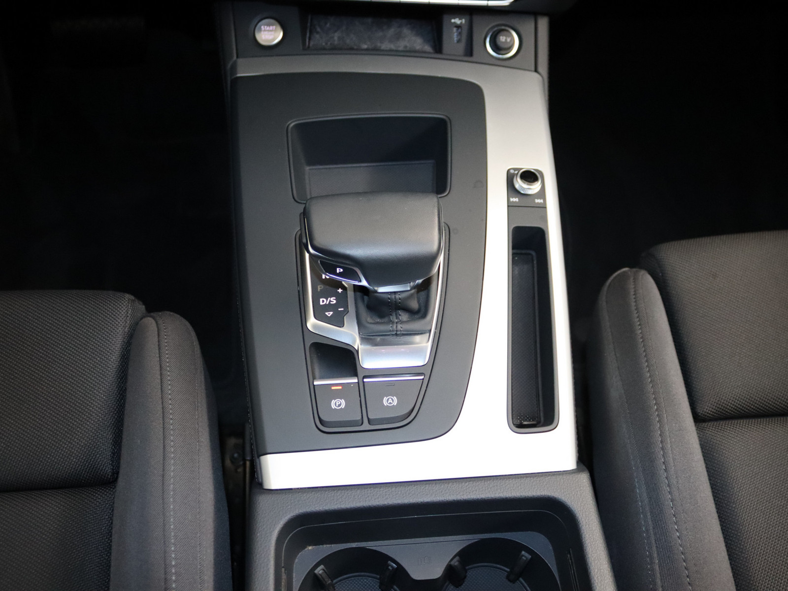 AUDI Q5 35 TDI AUDI Q5 35 TDI