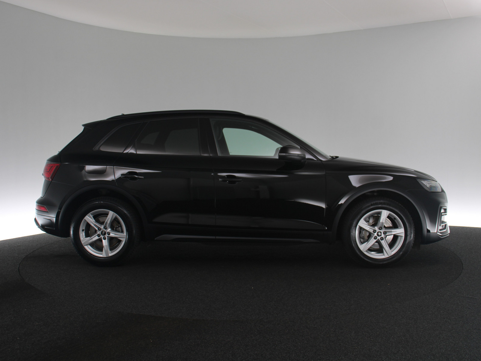 AUDI Q5 35 TDI AUDI Q5 35 TDI
