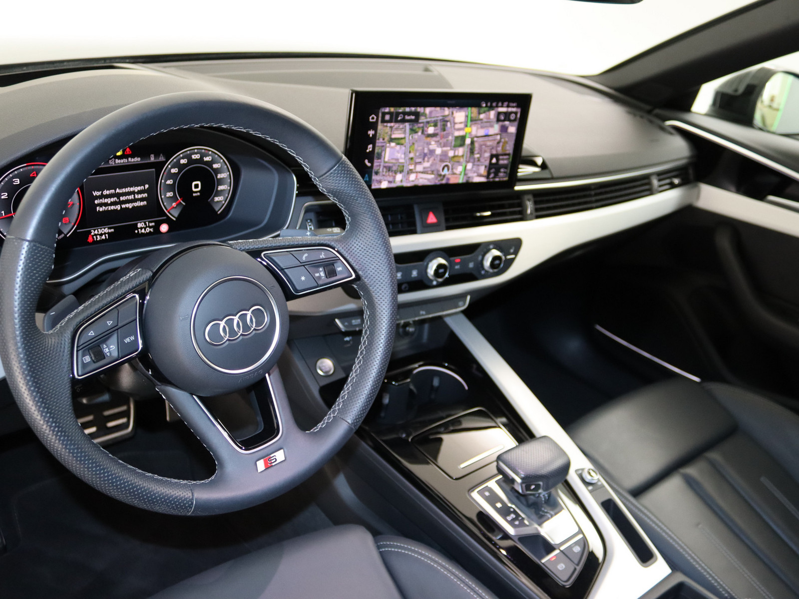 AUDI A4 Avant 35 TFSI S line AUDI A4 Avant 35 TFSI S line