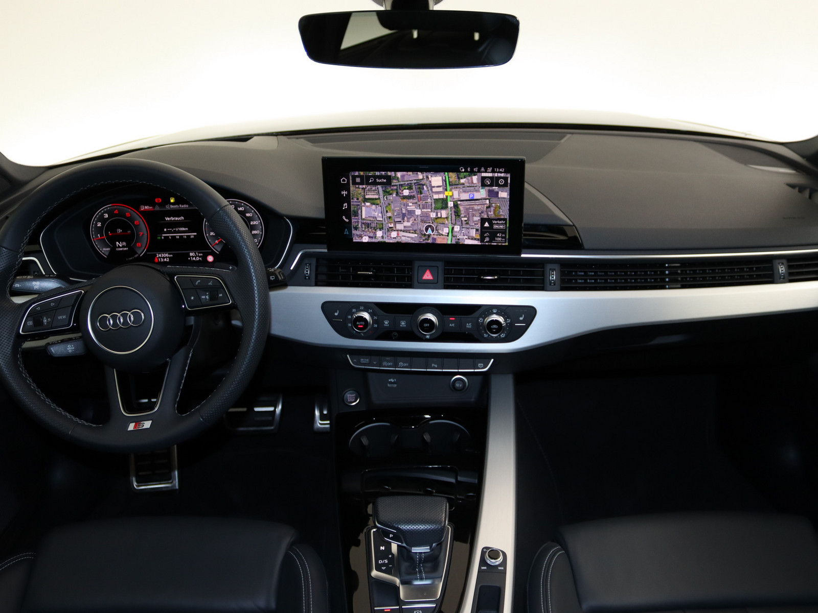 AUDI A4 Avant 35 TFSI S line AUDI A4 Avant 35 TFSI S line
