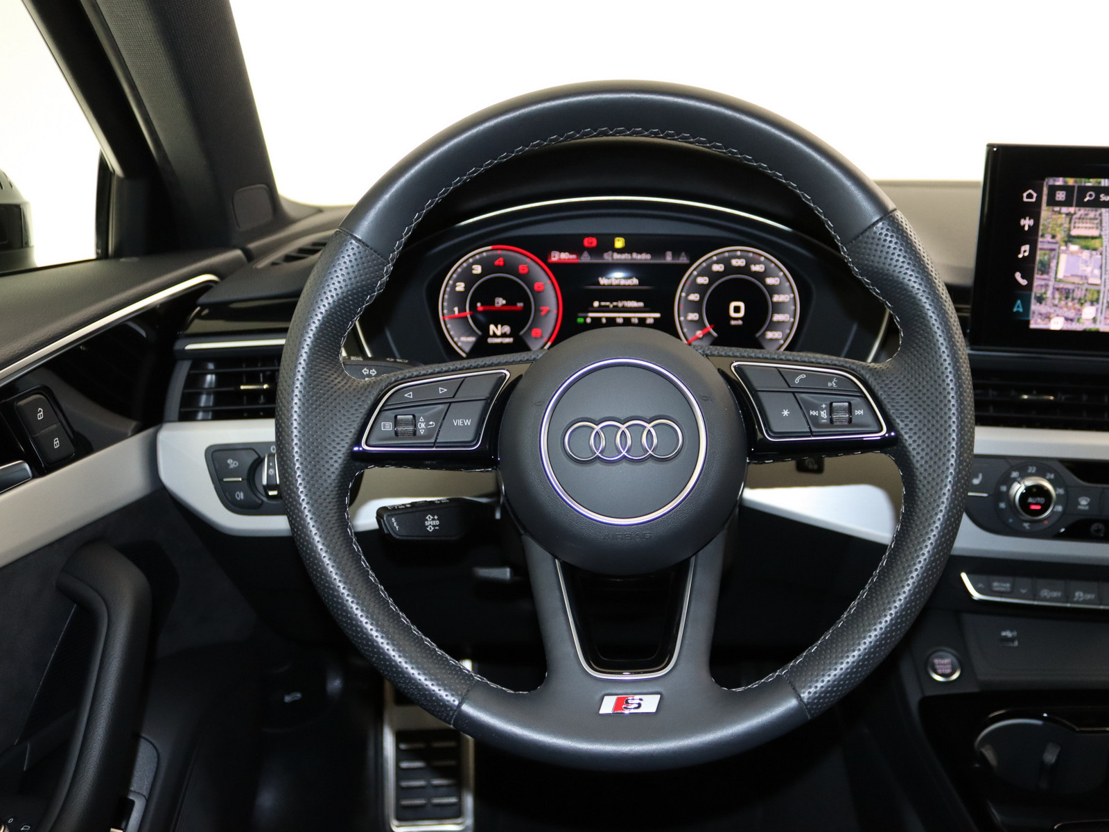 AUDI A4 Avant 35 TFSI S line AUDI A4 Avant 35 TFSI S line