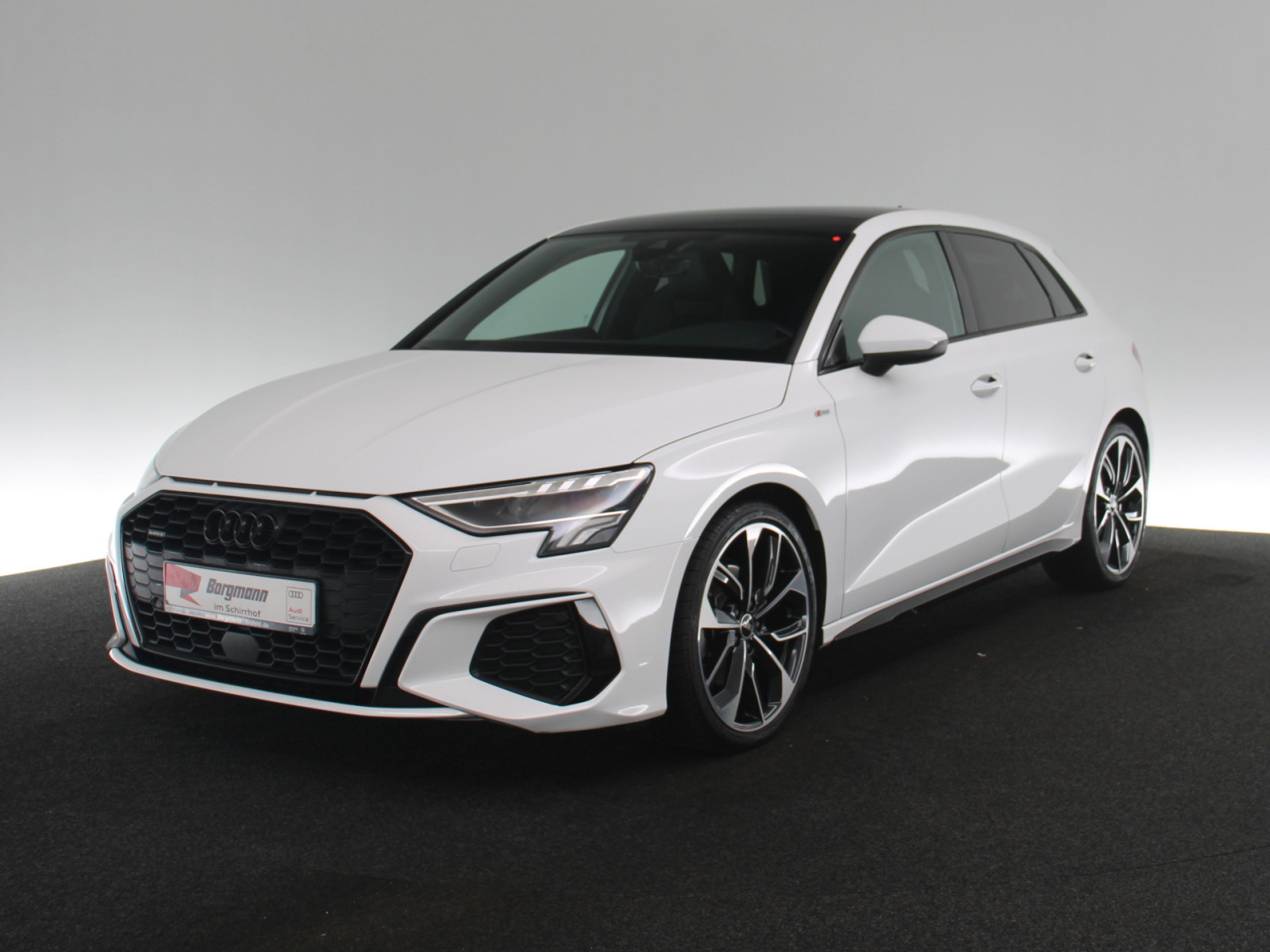 AUDI A3 Sportback 40 TFSI quattro S line AUDI A3 Sportback 40 TFSI quattro S line