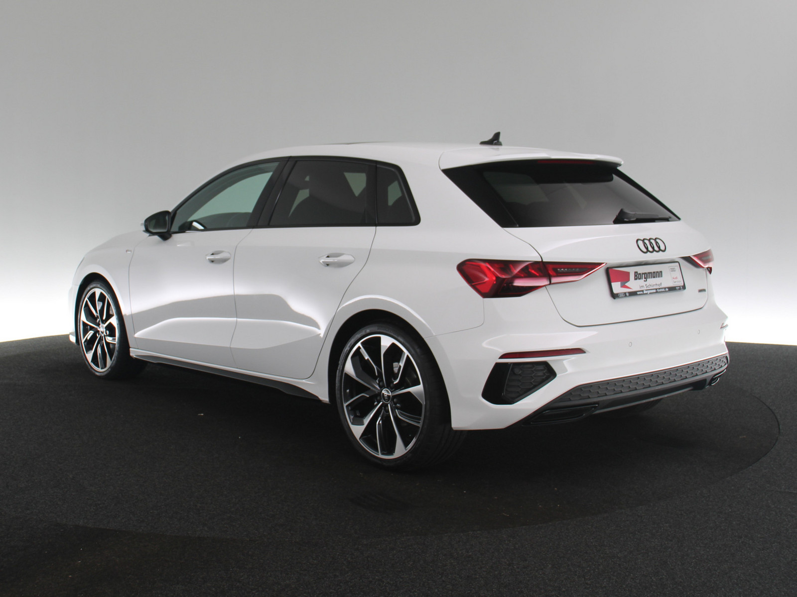 AUDI A3 Sportback 40 TFSI quattro S line AUDI A3 Sportback 40 TFSI quattro S line