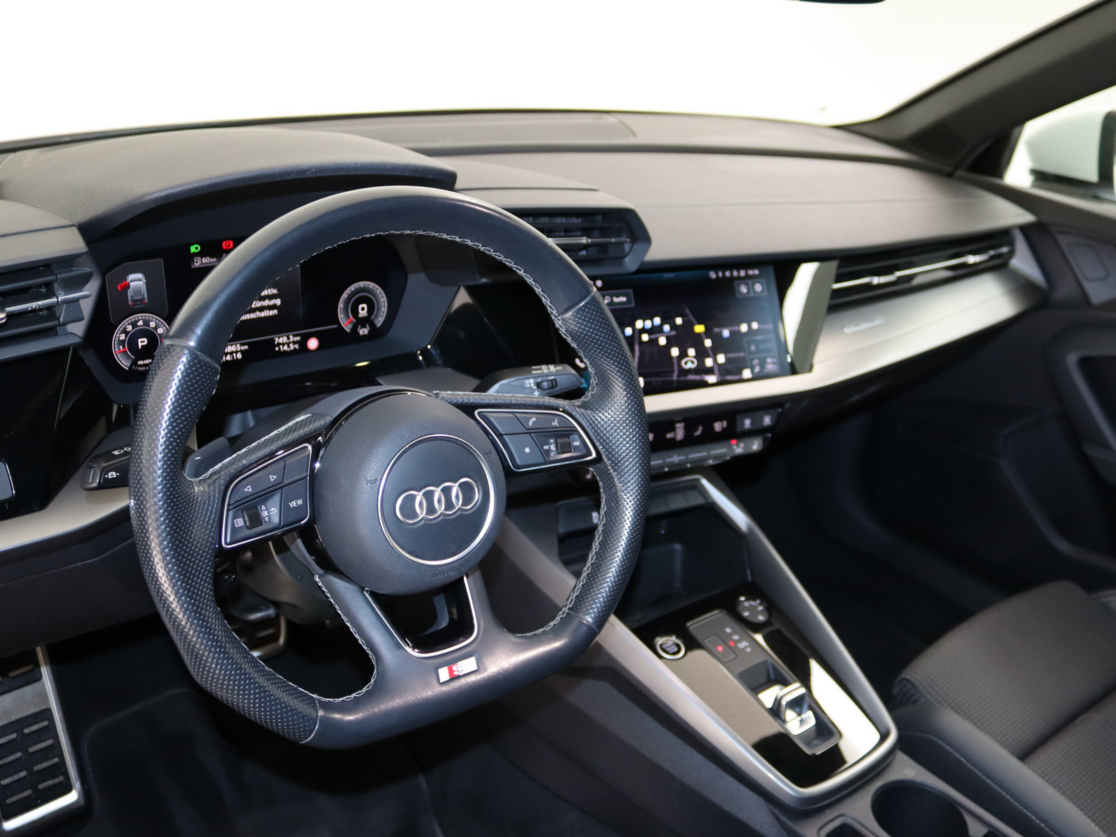 AUDI A3 Sportback 40 TFSI quattro S line AUDI A3 Sportback 40 TFSI quattro S line