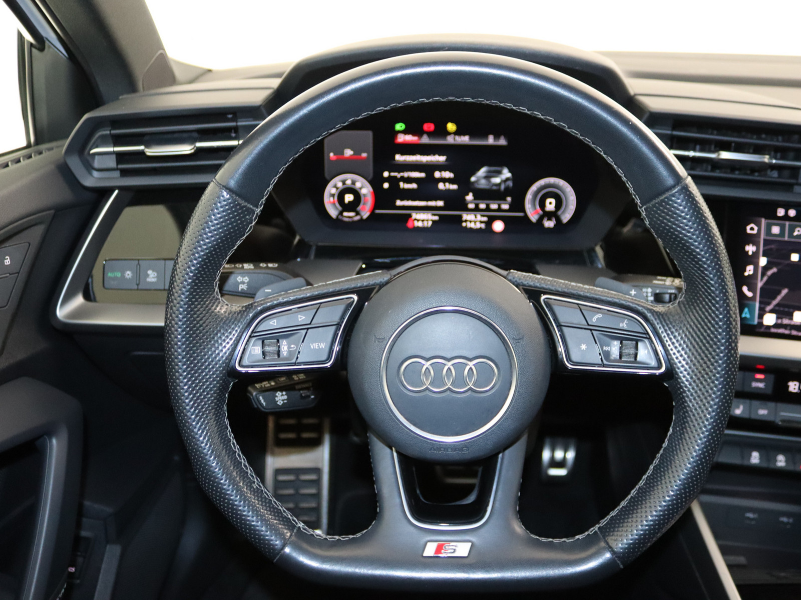 AUDI A3 Sportback 40 TFSI quattro S line AUDI A3 Sportback 40 TFSI quattro S line