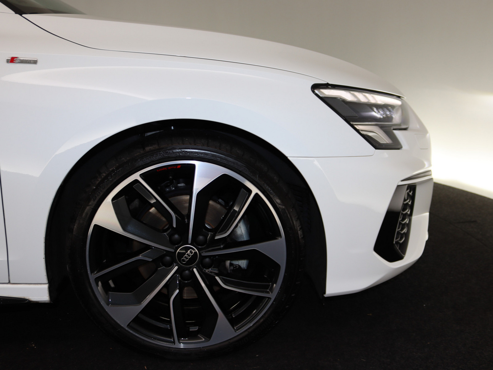 AUDI A3 Sportback 40 TFSI quattro S line AUDI A3 Sportback 40 TFSI quattro S line