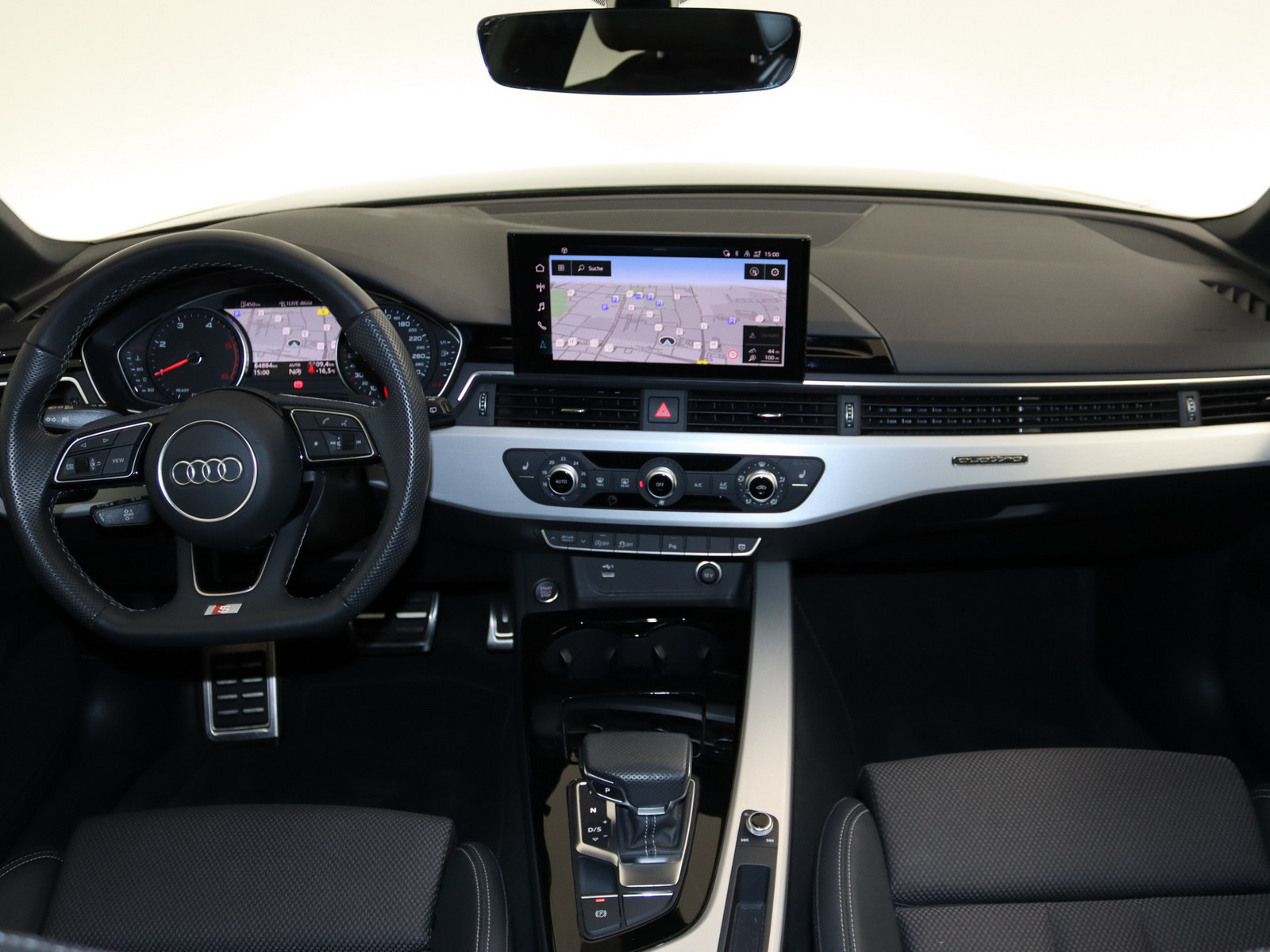 AUDI A4 Avant 40 TDI quattro S line AUDI A4 Avant 40 TDI quattro S line