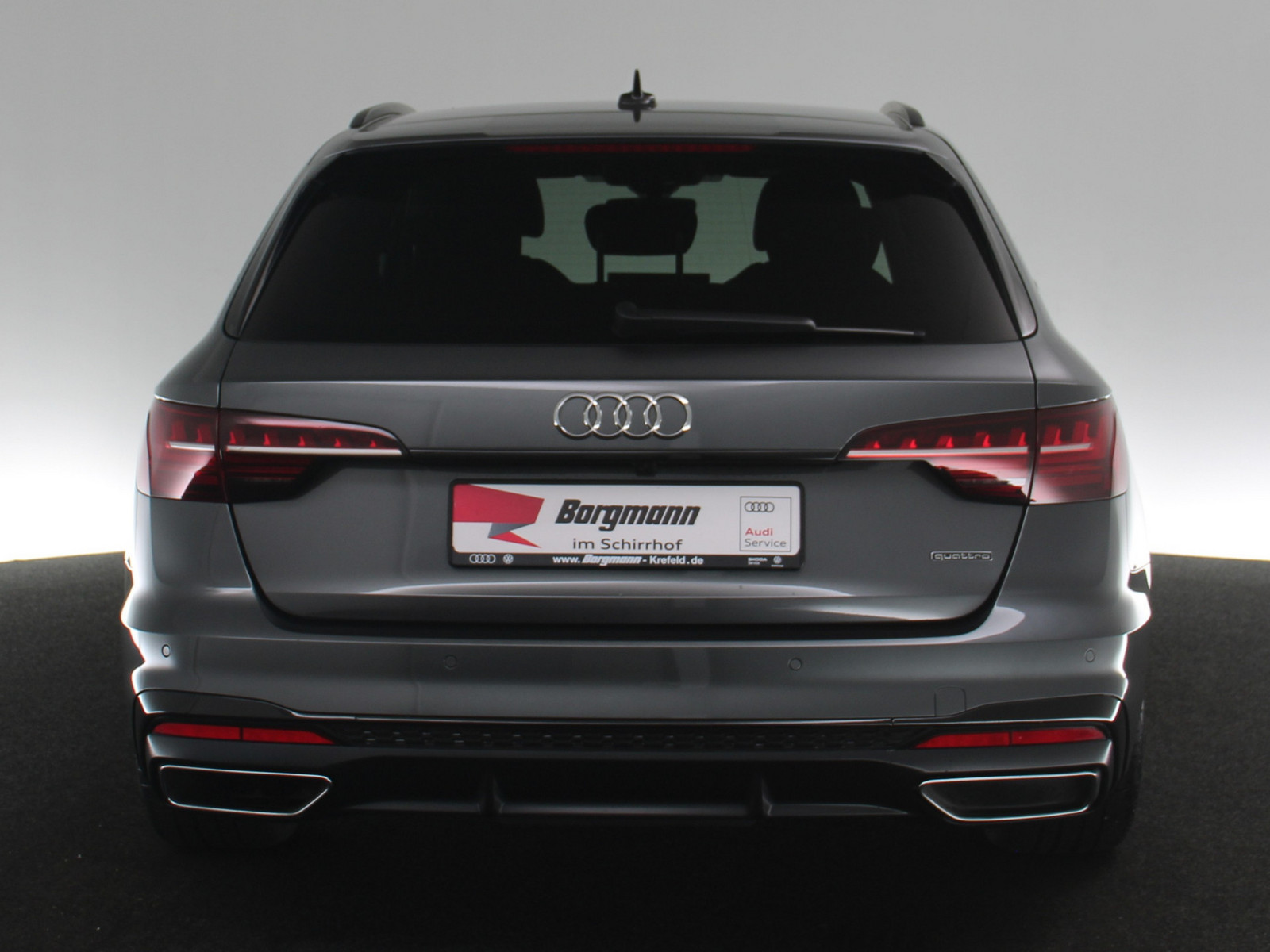 AUDI A4 Avant 40 TDI quattro S line AUDI A4 Avant 40 TDI quattro S line