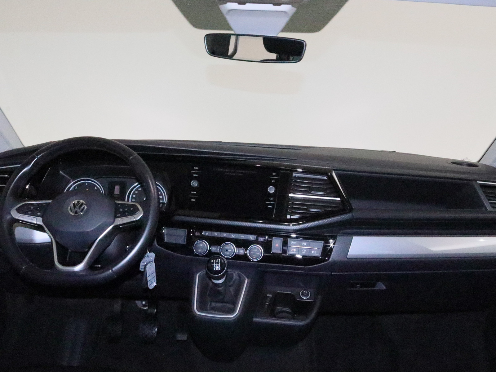 VW T6.1 Multivan 2.0 TDI Generation Six VW T6.1 Multivan 2.0 TDI Generation Six