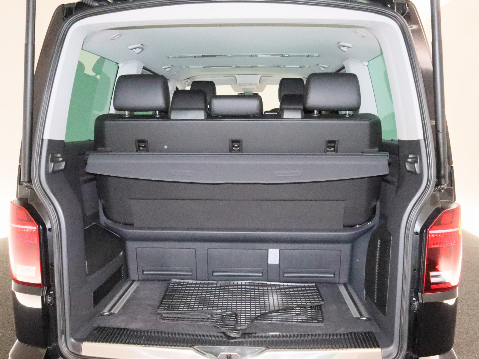 VW T6.1 Multivan 2.0 TDI Generation Six VW T6.1 Multivan 2.0 TDI Generation Six