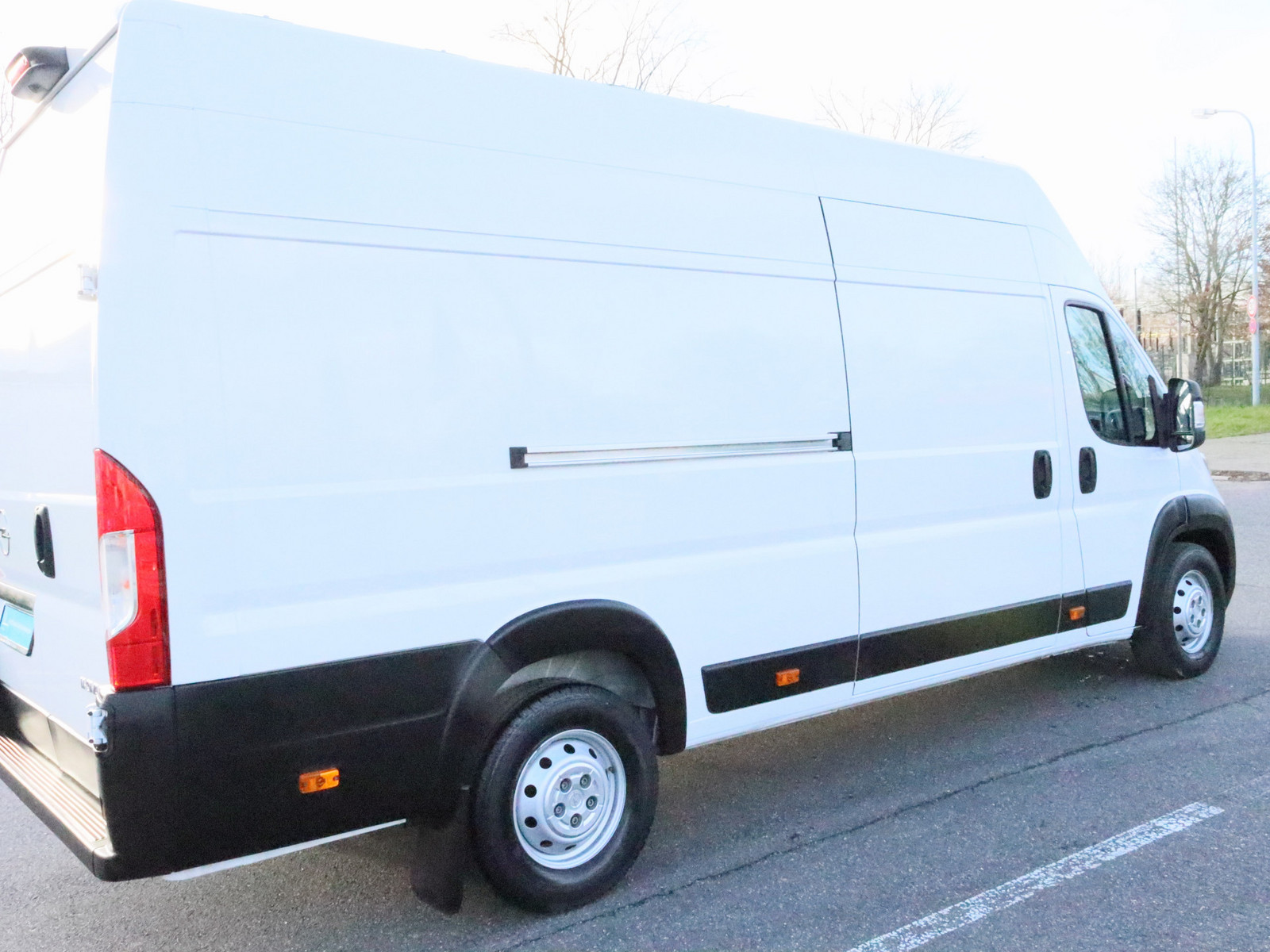 OPEL Movano Kasten 2.2 L4H3 3,5t Edition OPEL Movano Kasten 2.2 L4H3 3,5t Edition