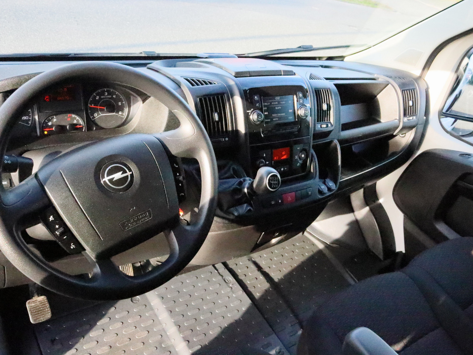 OPEL Movano Kasten 2.2 L4H3 3,5t Edition OPEL Movano Kasten 2.2 L4H3 3,5t Edition