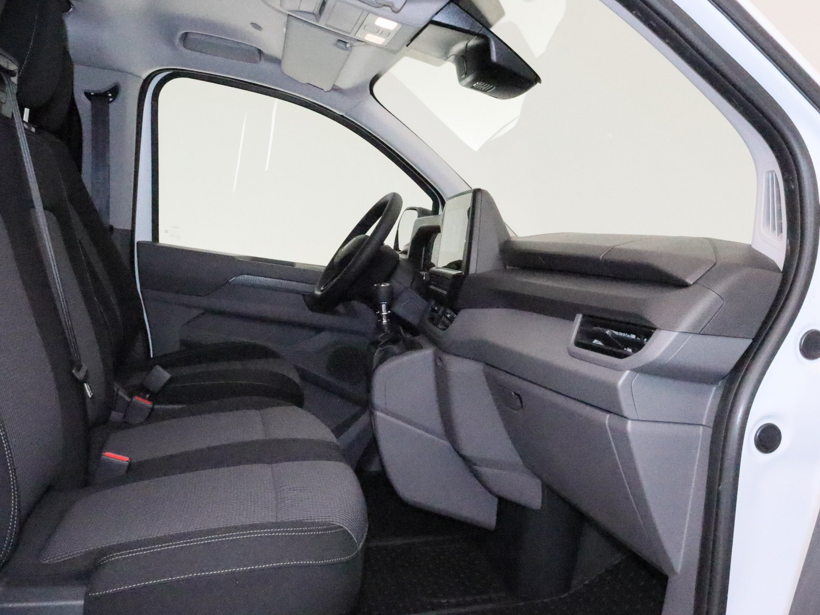 VW T7 Kasten 2.0 TDI KR L1H1 AHK LED KAMERA PDC VW T7 Kasten 2.0 TDI KR L1H1 AHK LED KAMERA PDC