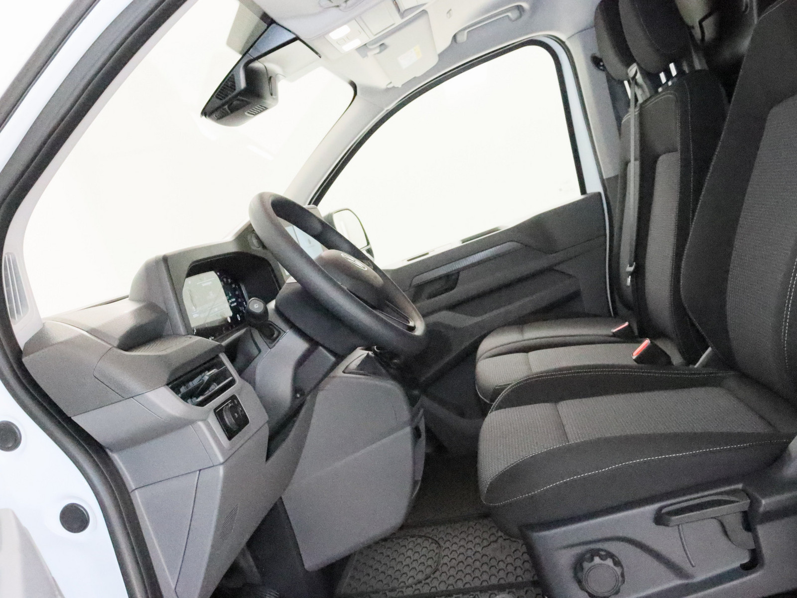 VW T7 Kasten 2.0 TDI KR L1H1 AHK LED KAMERA PDC VW T7 Kasten 2.0 TDI KR L1H1 AHK LED KAMERA PDC