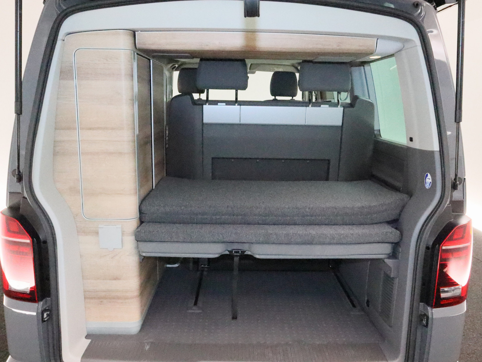 VW T6.1 California 2.0 TDI Coast Edition 4M VW T6.1 California 2.0 TDI Coast Edition 4M