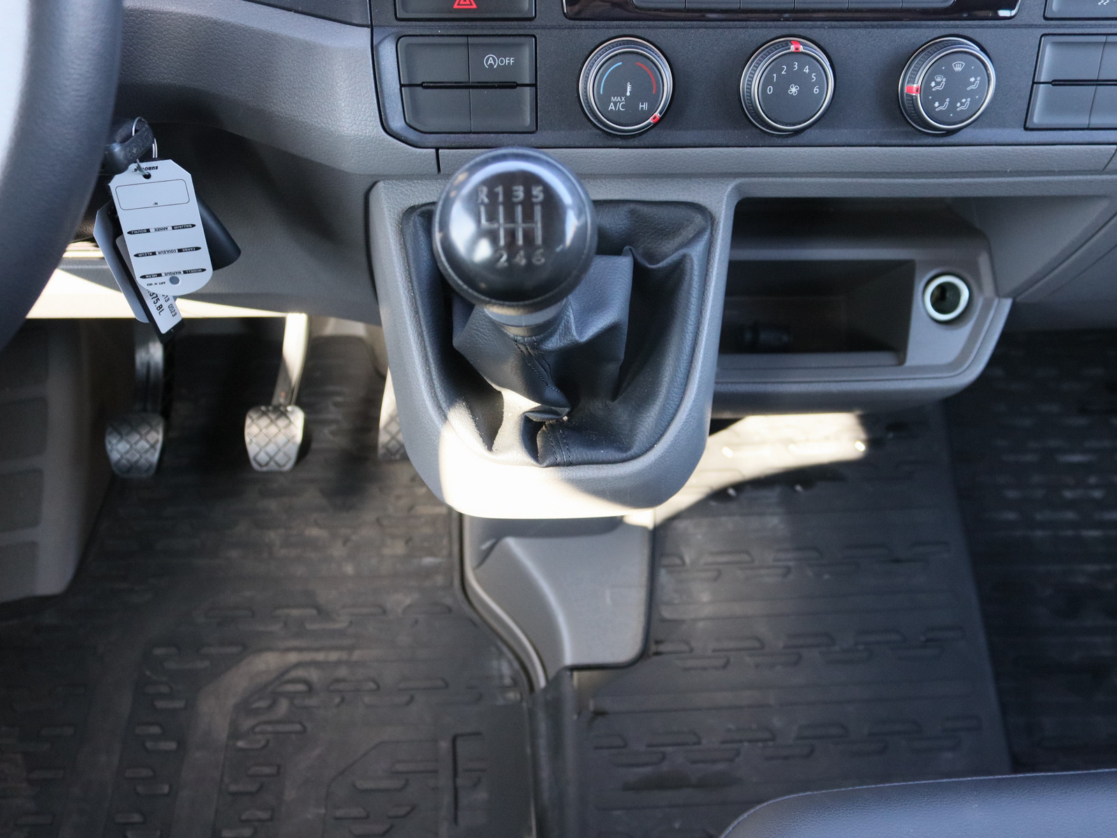 VW Crafter 35 2.0 TDI Pritsche DOKA L2 VW Crafter 35 2.0 TDI Pritsche DOKA L2