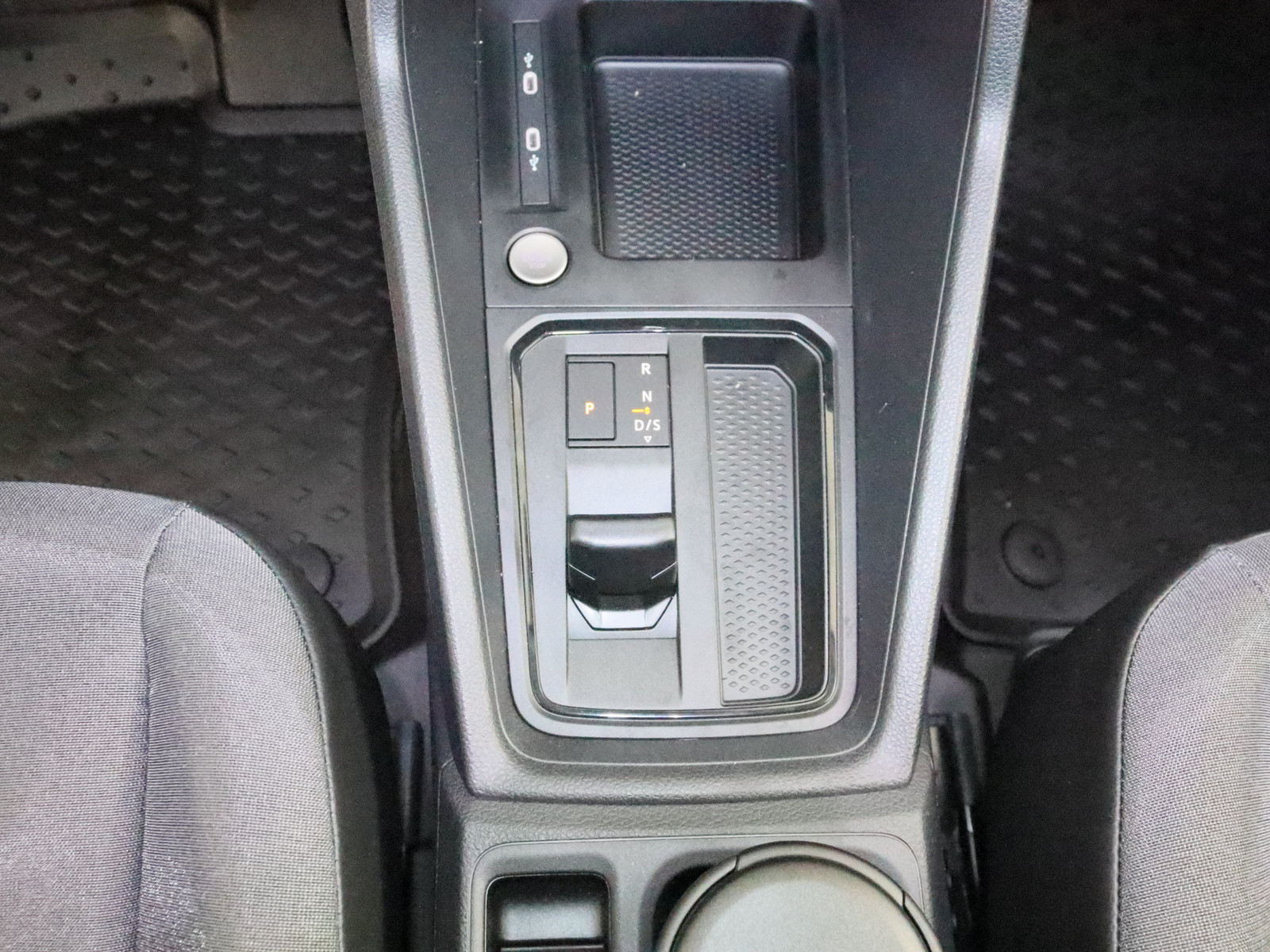 VW Caddy 2.0 TDI Cargo Maxi VW Caddy 2.0 TDI Cargo Maxi