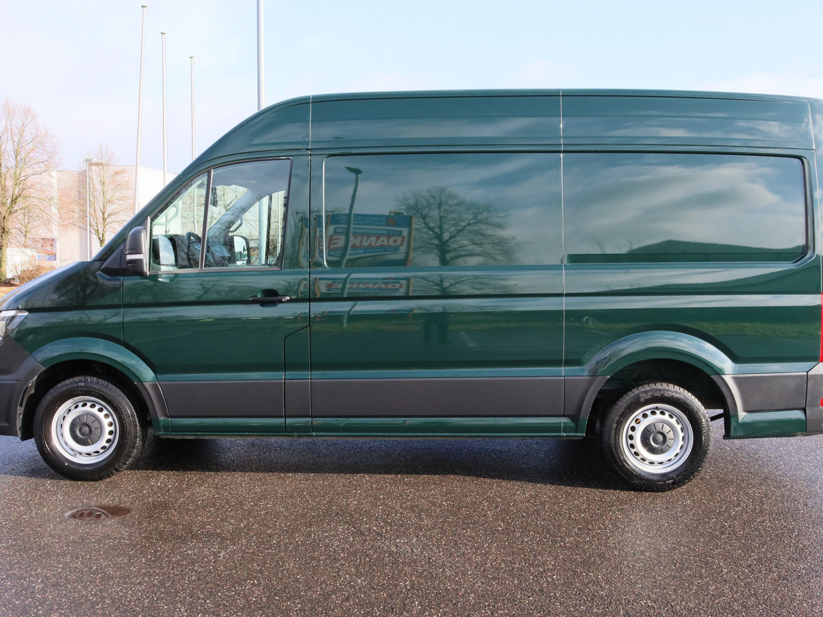 VW Crafter 30 2.0 TDI L2H2 FWD VW Crafter 30 2.0 TDI L2H2 FWD