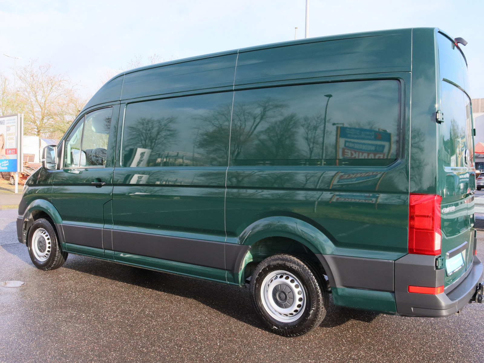 VW Crafter 30 2.0 TDI L2H2 FWD VW Crafter 30 2.0 TDI L2H2 FWD