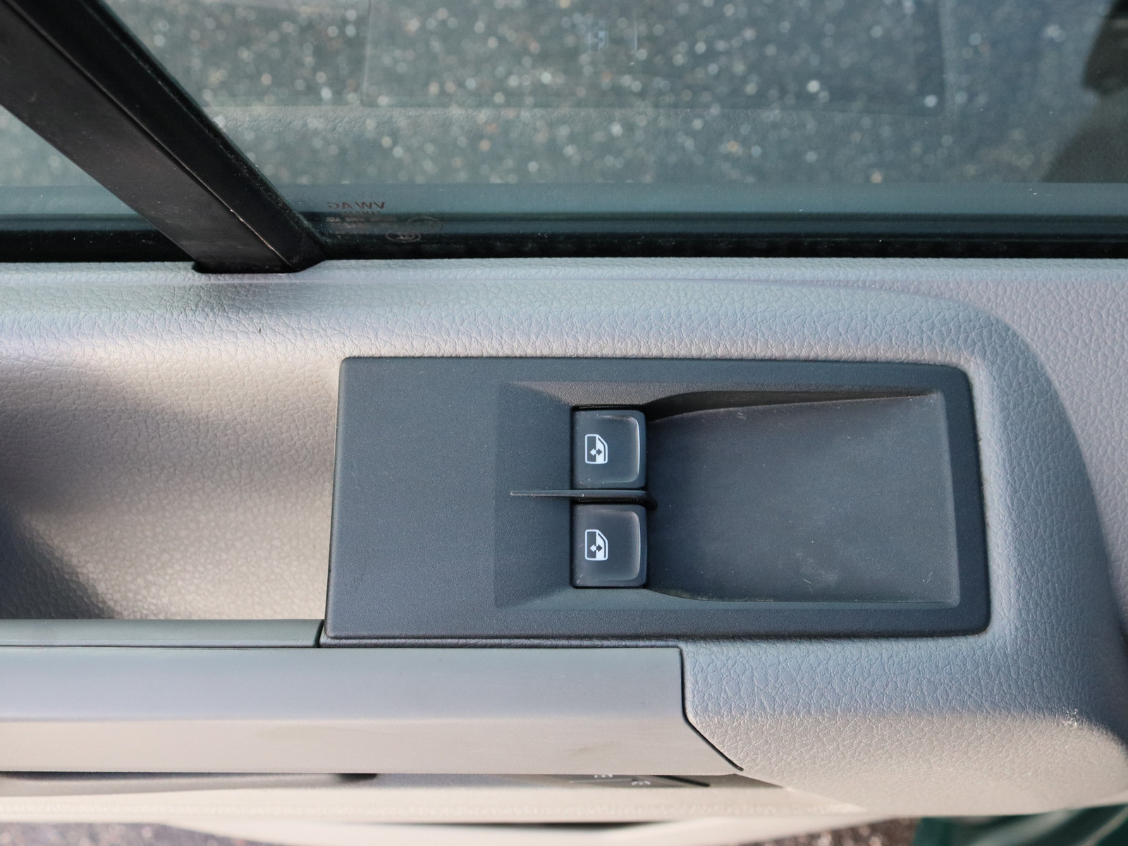 VW Crafter 30 2.0 TDI L2H2 FWD VW Crafter 30 2.0 TDI L2H2 FWD