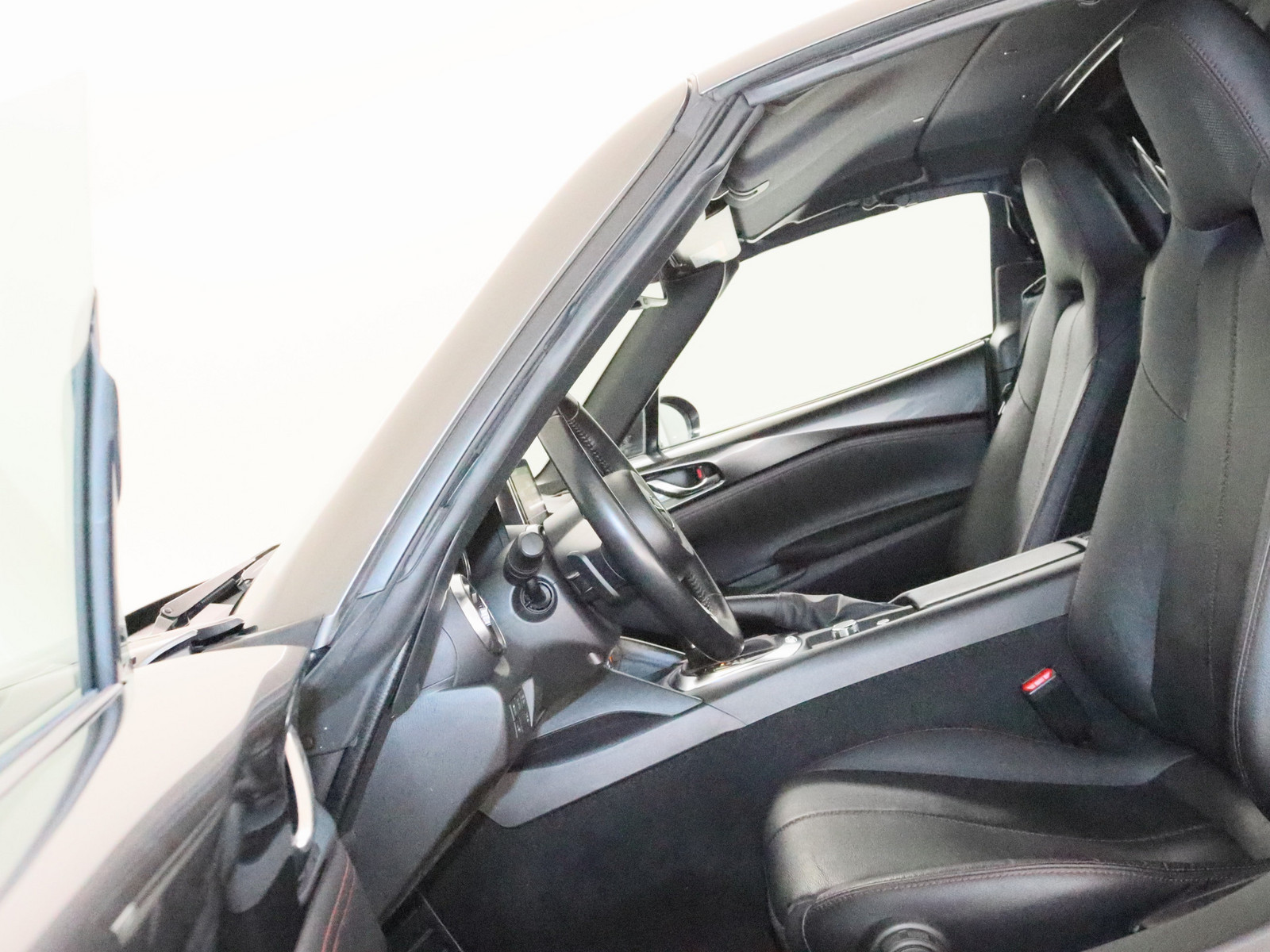 MAZDA MX-5 2.0 Sports-Line RF MAZDA MX-5 2.0 Sports-Line RF