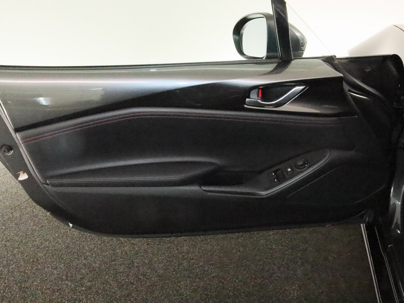 MAZDA MX-5 2.0 Sports-Line RF MAZDA MX-5 2.0 Sports-Line RF