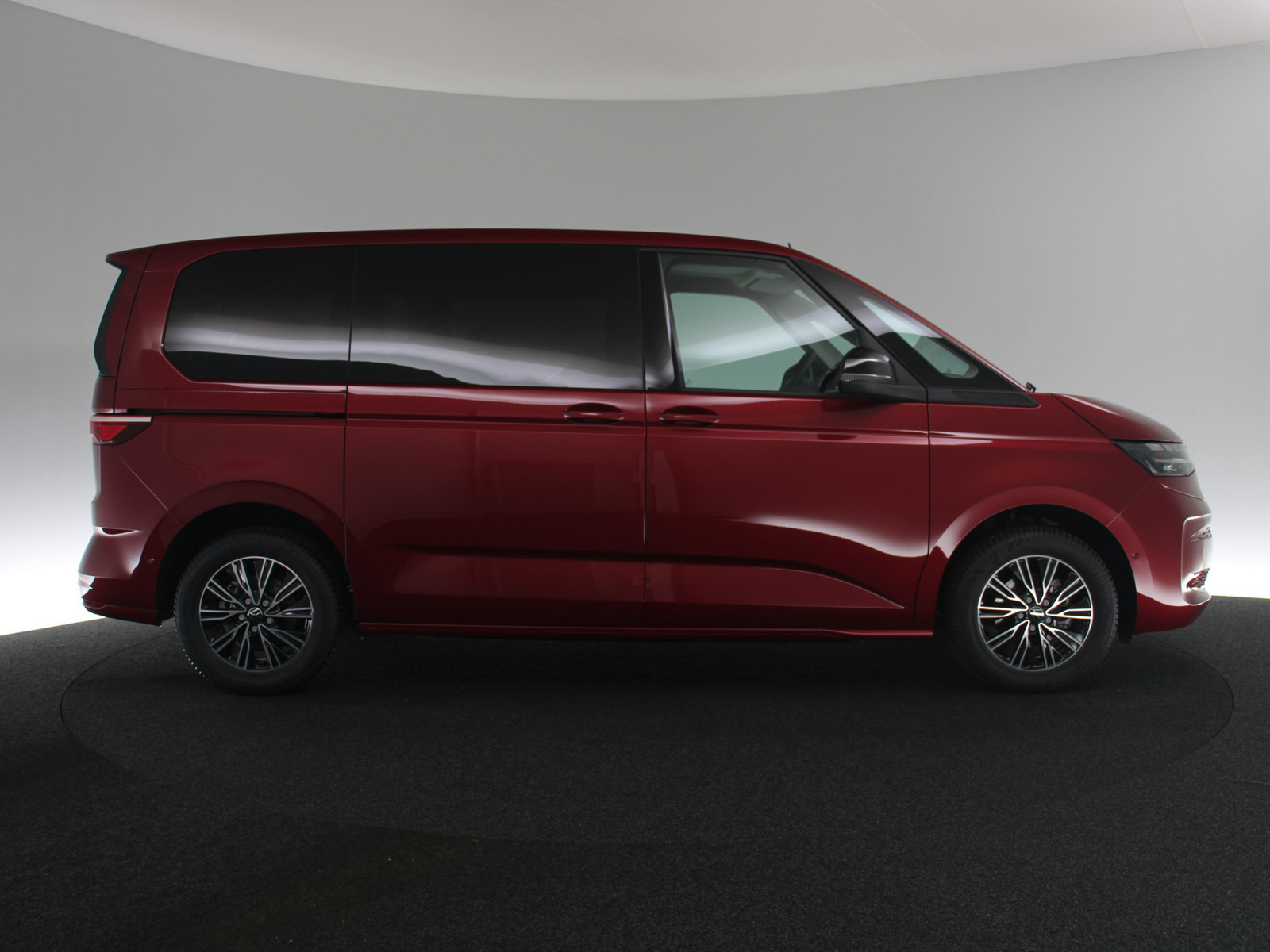 VW T7 Multivan 2.0 TDI Life VW T7 Multivan 2.0 TDI Life