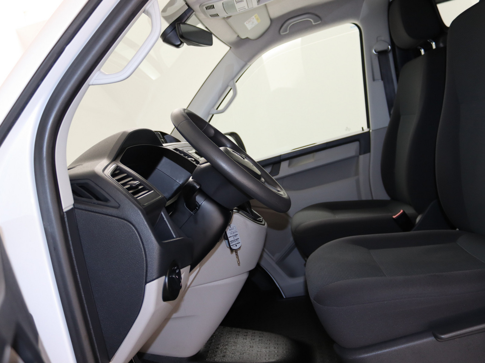 VW T6 Kasten 2.0 TDI EcoProfi lang AHK Transporter VW T6 Kasten 2.0 TDI EcoProfi lang AHK Transporter