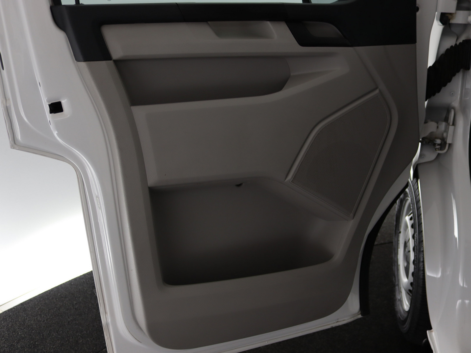 VW T6 Kasten 2.0 TDI EcoProfi lang AHK Transporter VW T6 Kasten 2.0 TDI EcoProfi lang AHK Transporter